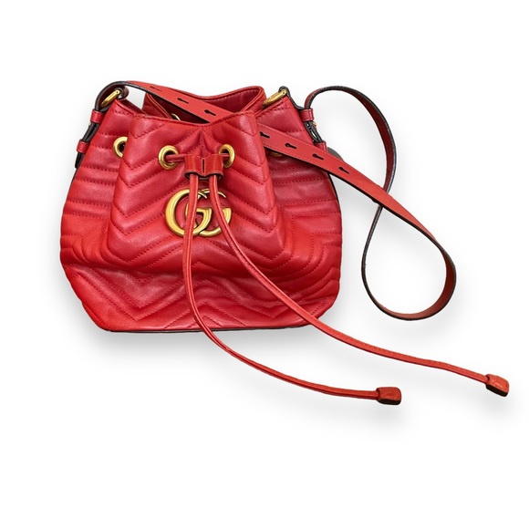 Gucci GG Marmot Matellasé Sylvie Bag in Hibiscus - Picture 3 of 17